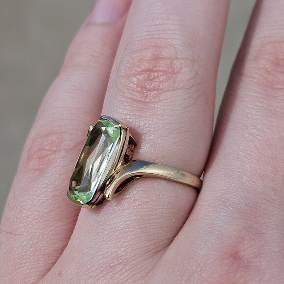 10K Yellow Gold Elongated Cushion Cut Uranium Glass Cocktail Ring Size 6.25 - Picture 8 of 16